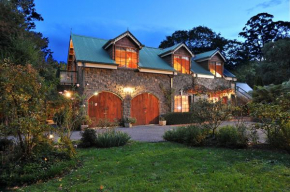 Mary Cards Coach House, Olinda
